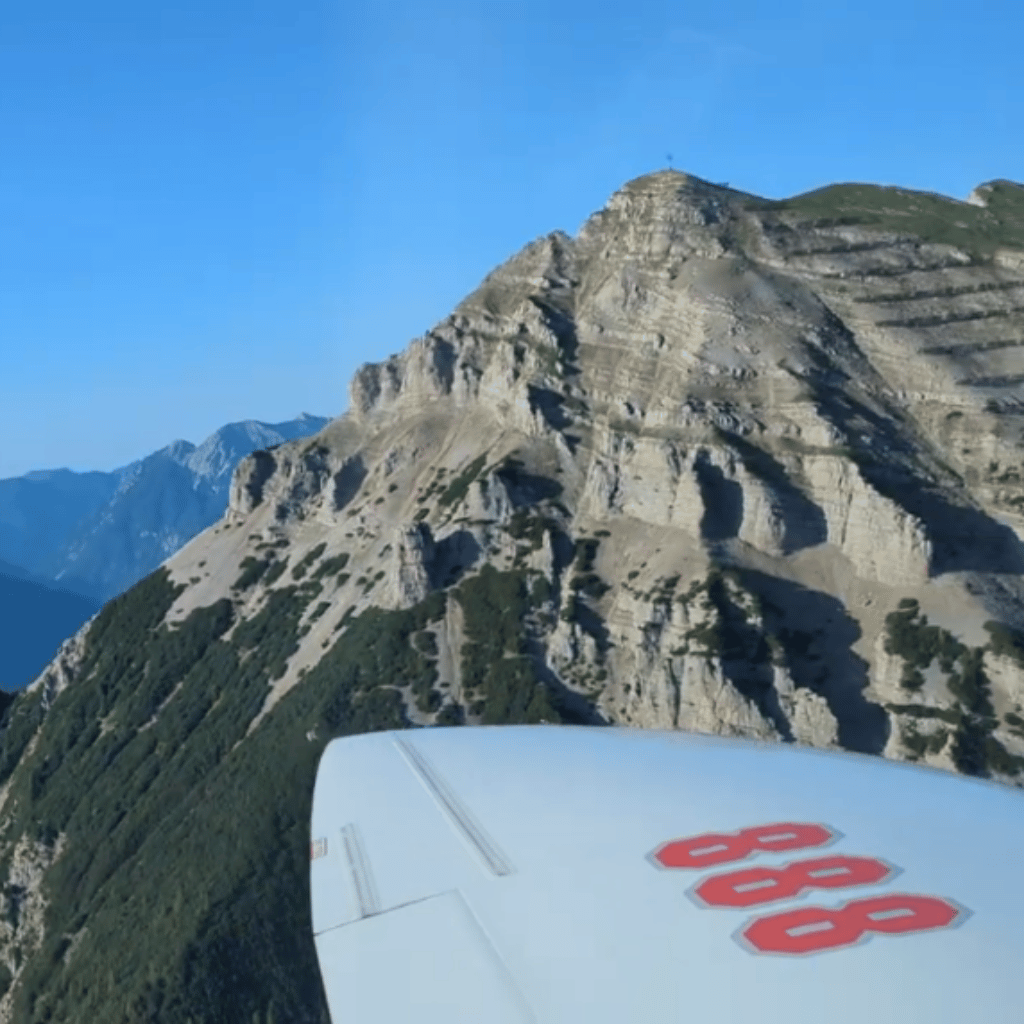 MOUNTAIN FLYING